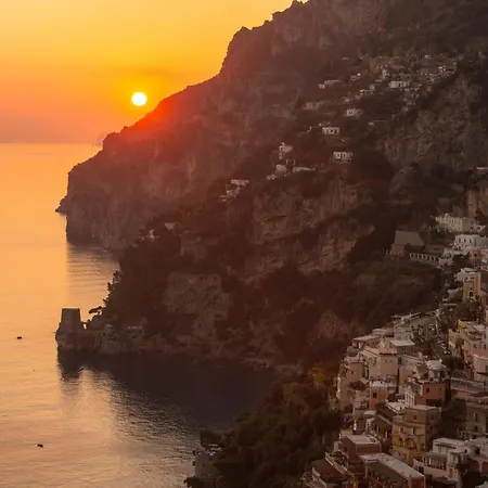 Aria Di Mare,near Elevator, Few Steps, Parking, Garden Apartment